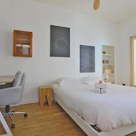 Le Miroir De Mengin - 4 Personnes - 2 - Place Charles Iii