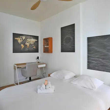 Apartment Le Miroir De Mengin - 4 Personnes - 2 - Place Charles Iii