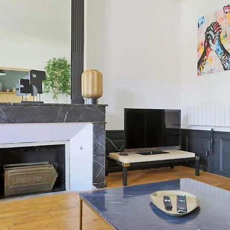 Apartment Le Miroir De Mengin - 4 Personnes - 2 - Place Charles Iii