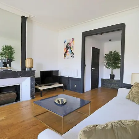 Apartment Le Miroir De Mengin - 4 Personnes - 2 - Place Charles Iii