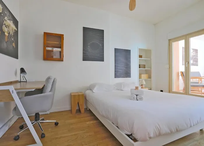 Le Miroir De Mengin - 4 Personnes - 2 - Place Charles Iii