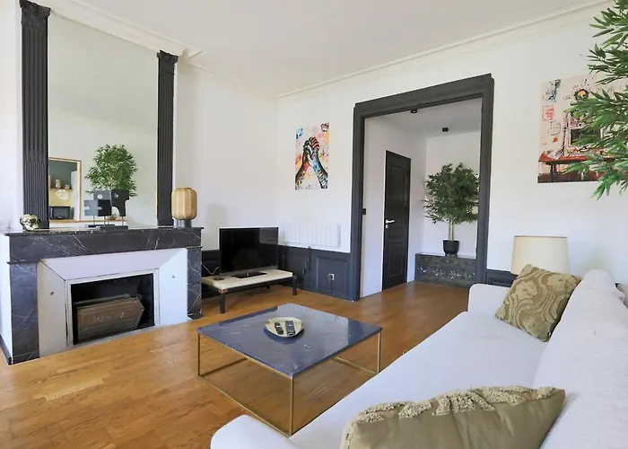 Appartamento Le Miroir De Mengin - 4 Personnes - 2 - Place Charles Iii