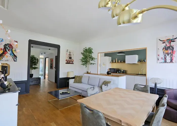 Le Miroir De Mengin - 4 Personnes - 2 - Place Charles Iii